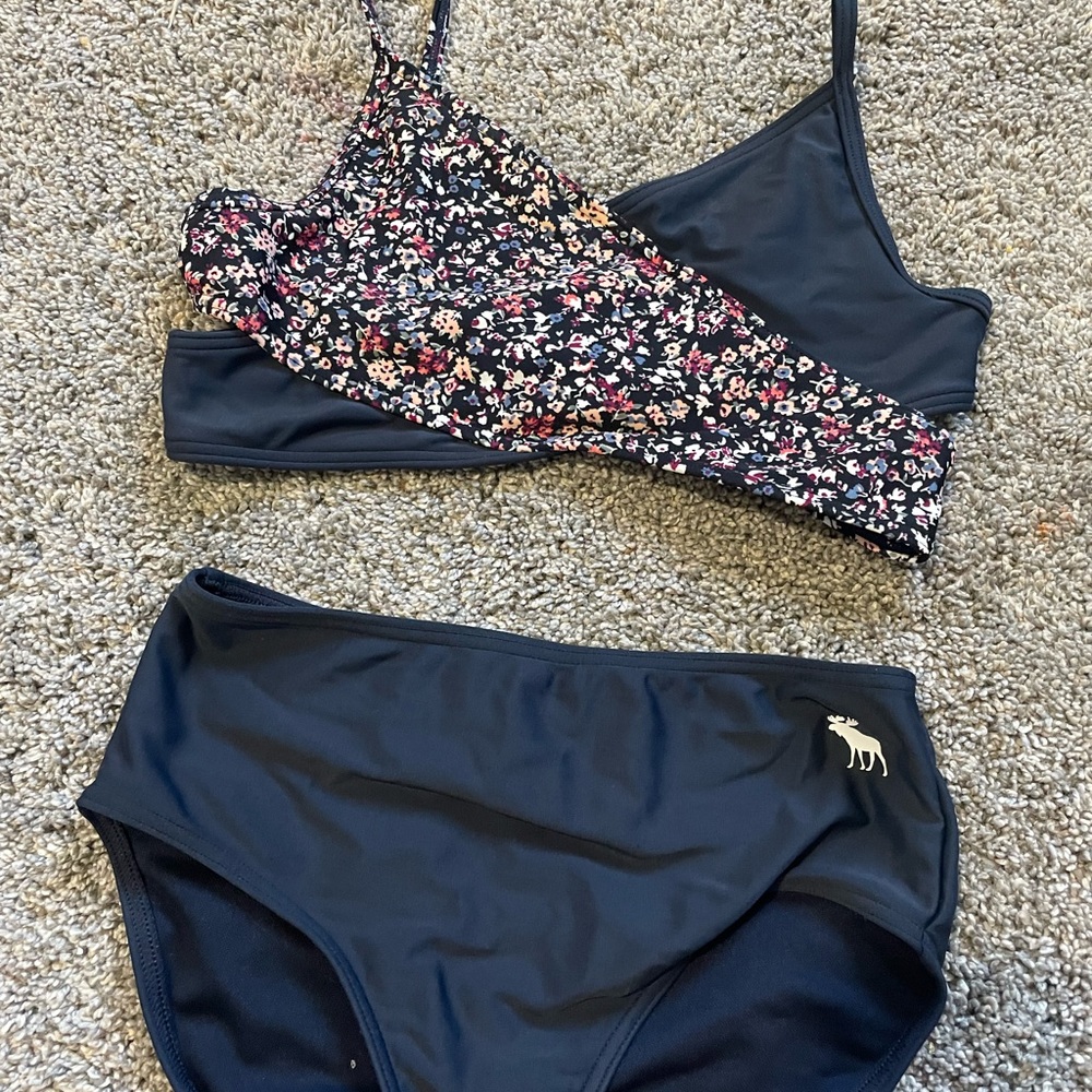 ABRRCROMBIE KIDS swim suit